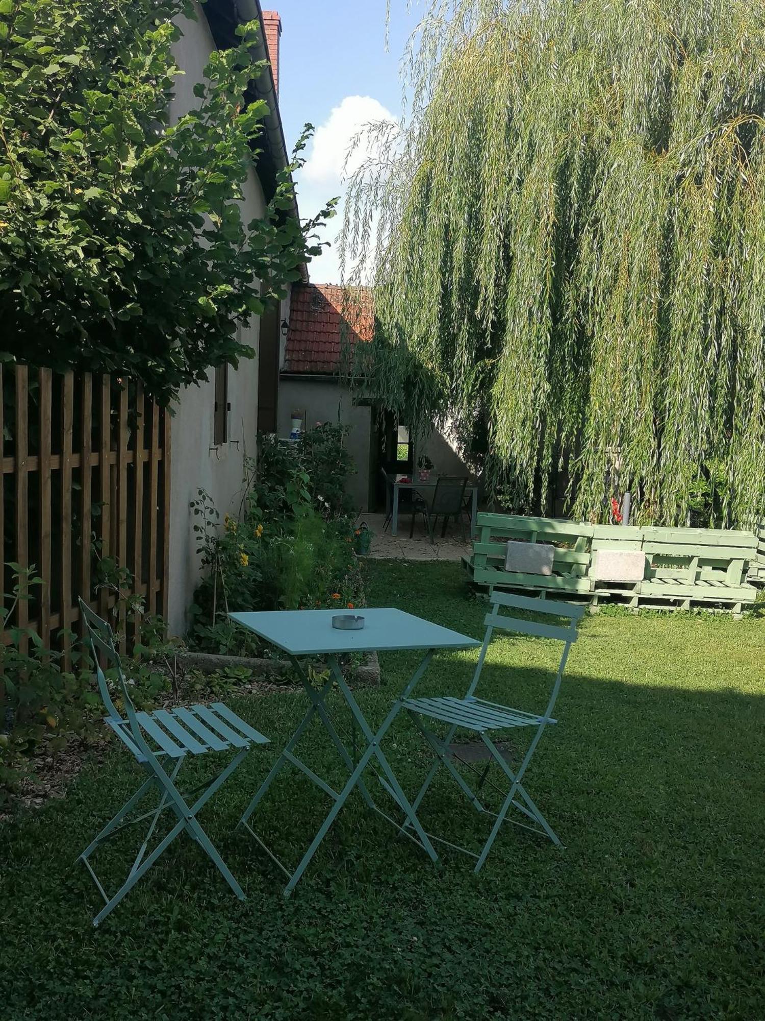 Petite Maison Dans Le Morvan Luzy Extérieur photo